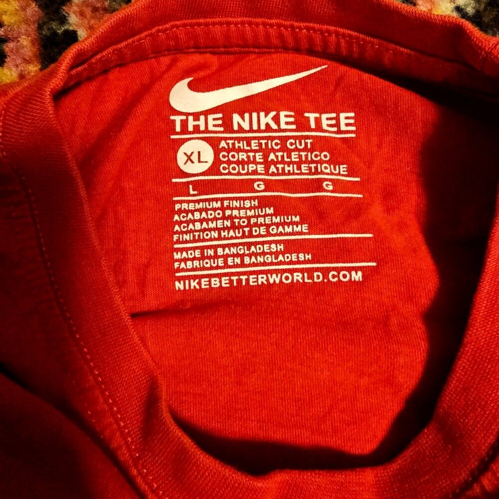 Nike Red Athletic Cut‎ Cotton Tee XL Mens Crewneck T-Shirt With White Logo - Picture 6 of 6